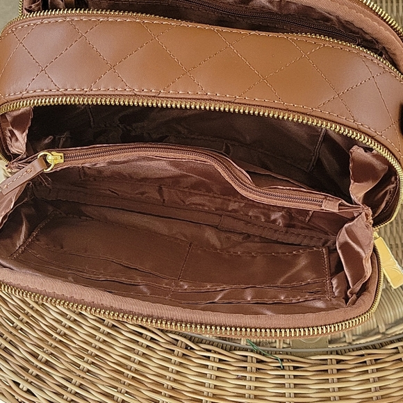 Joy & Iman cognac leather crossbody bag - Picture 8 of 14